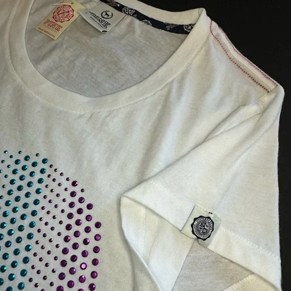 Victoria's Secret PINK white t-shirt with rainbow heart design in women’s Large - Picture 3 of 7